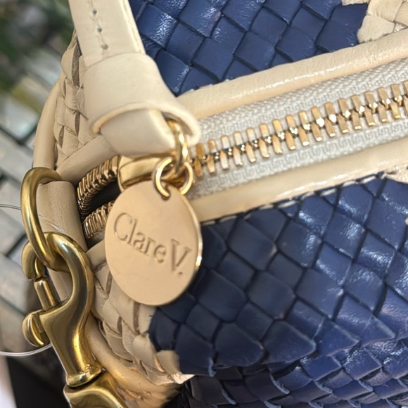 ❤️❤️❤️ Host Pick Clara V. Marisol Woven Leather Crossbody Bag❤️❤️❤️❤️
Clare V. - Picture 9 of 13